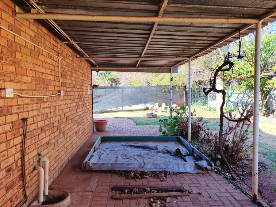 4 Bedroom Property for Sale in Flamwood North West